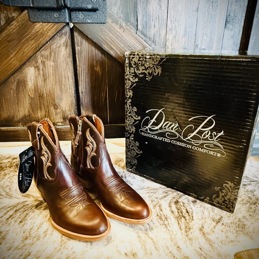 DAN POST RUSTIC CHARM LEATHER BOOTIE BROWN SIZE 7 NWT